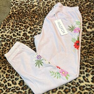 NWT Wildfox ~ WILDFLOWER KNOX PT embroidered sweats! Large! Orchid Hush color!